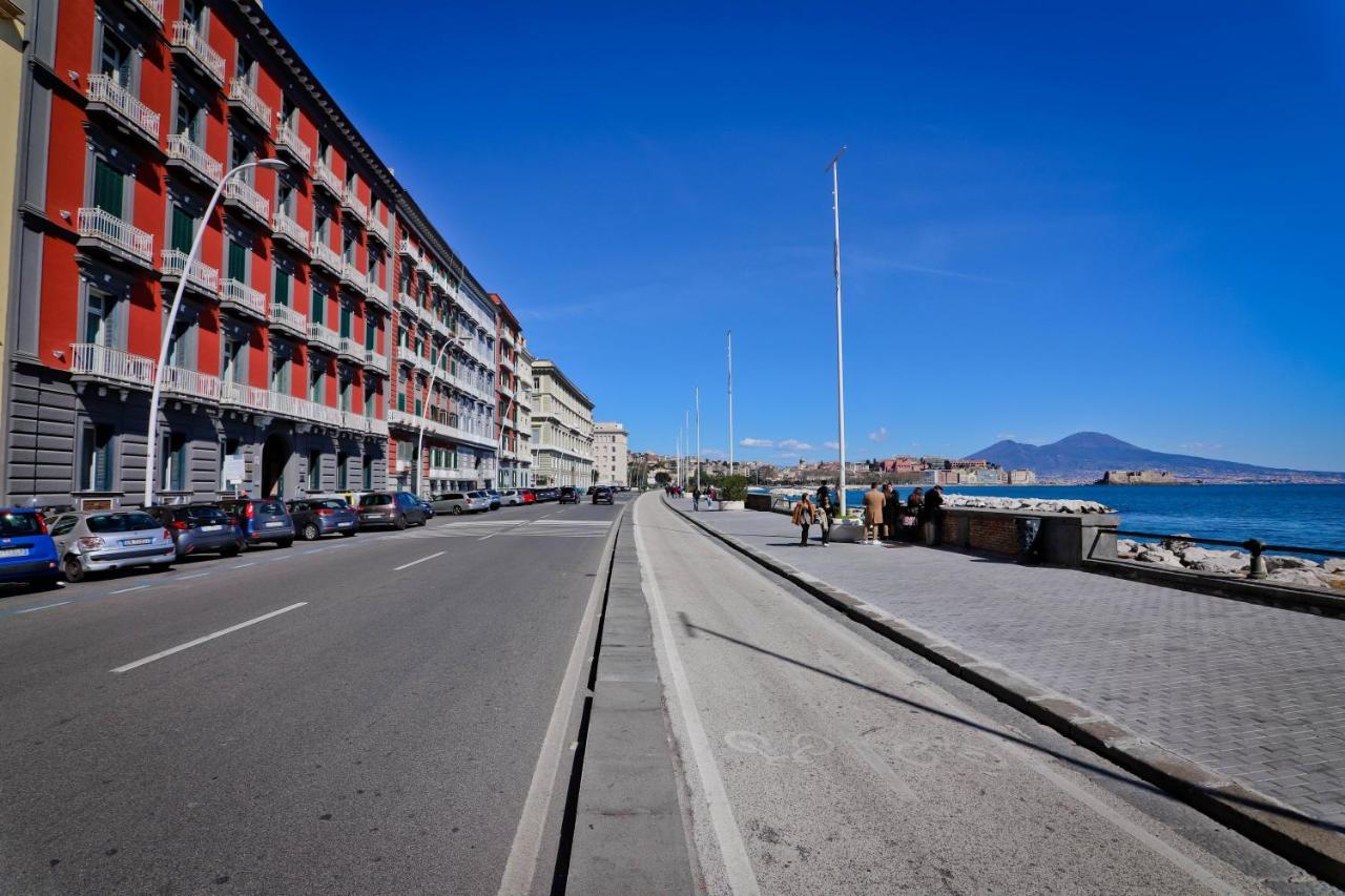 Casa Vacanze Mergellina 84 Chiaia, Stadio Maradona Lungomarecaracciolo Naples Luaran gambar
