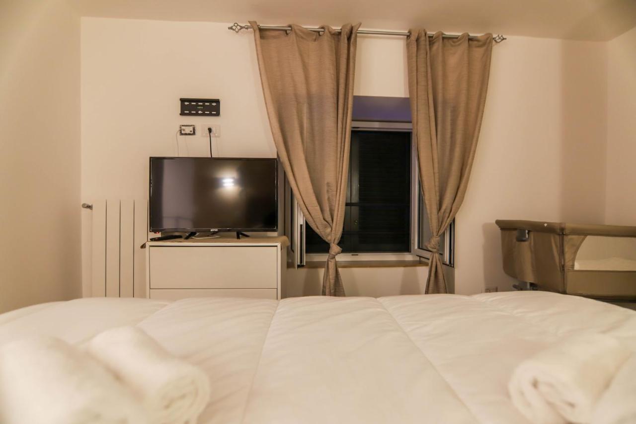 Casa Vacanze Mergellina 84 Chiaia, Stadio Maradona Lungomarecaracciolo Naples Luaran gambar